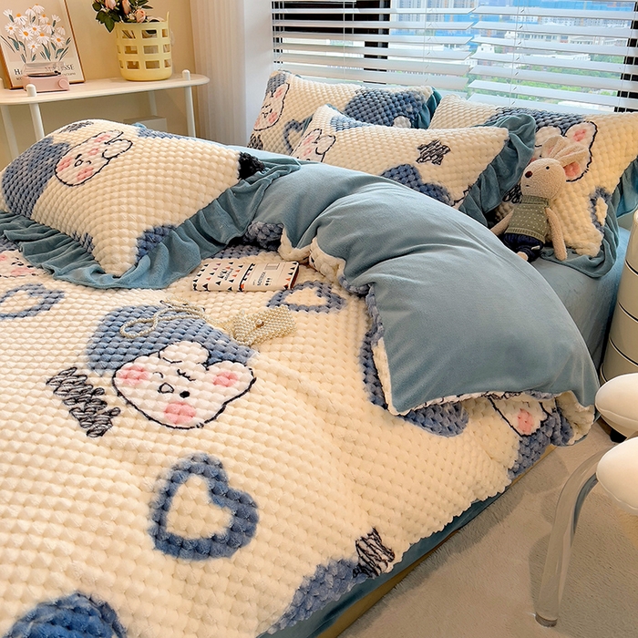 91家纺网 家纺一手货源 找家纺 摩妮卡 2025新款提花豆豆绒卡通印花牛奶绒四件套 兔小宝