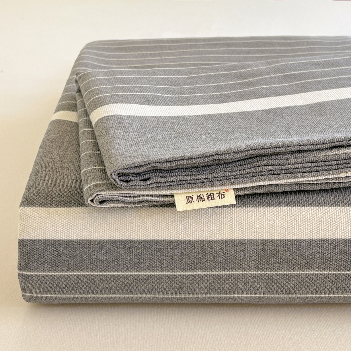 91家纺网 家纺一手货源 找家纺 青泽家纺 2025新款原棉标老粗布系列床单三件套 时尚条格