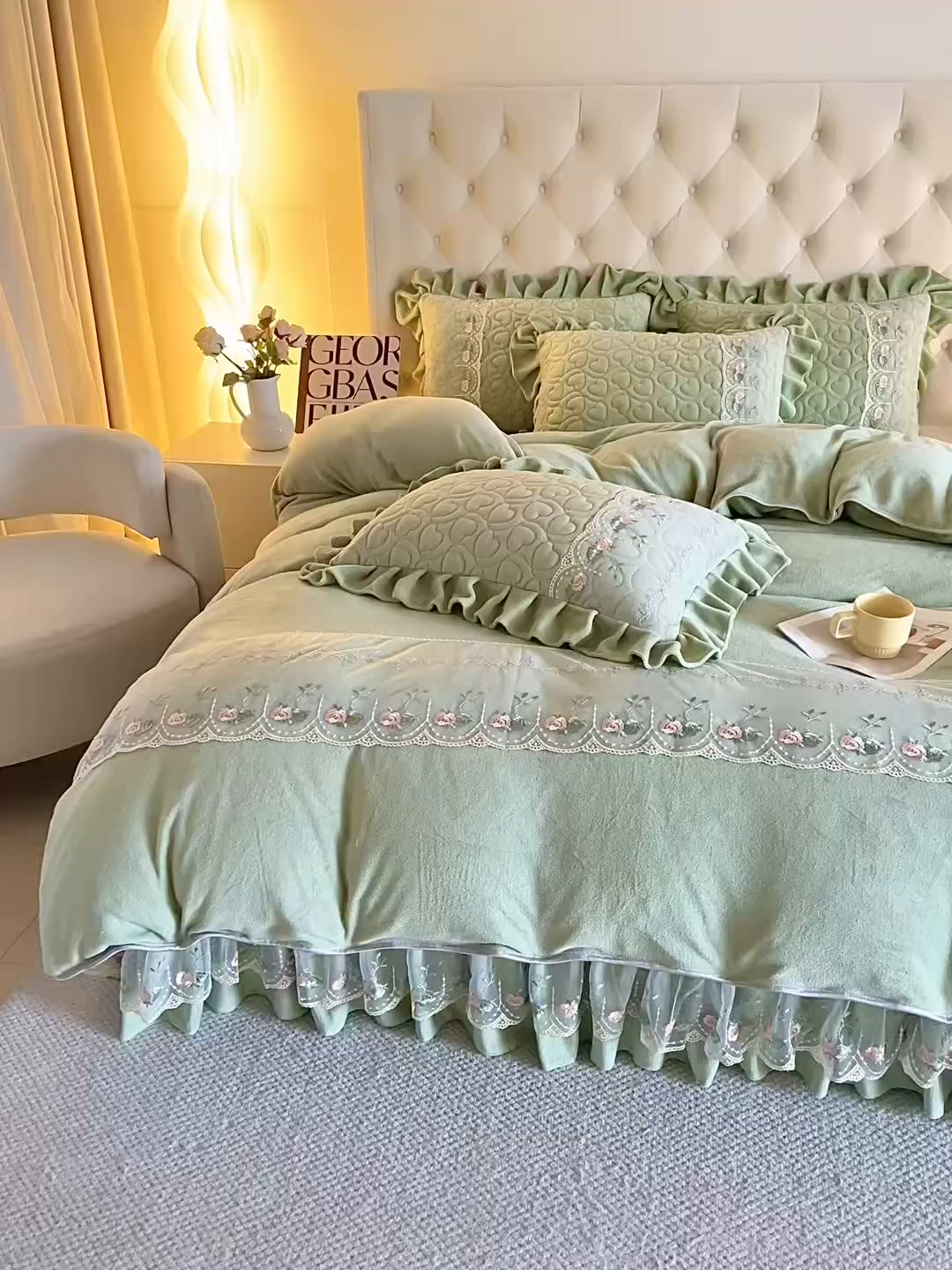 91家纺网 家纺一手货源 找家纺 能好家纺 2025新款牛奶绒刺绣床盖单床盖床盖单件 果绿