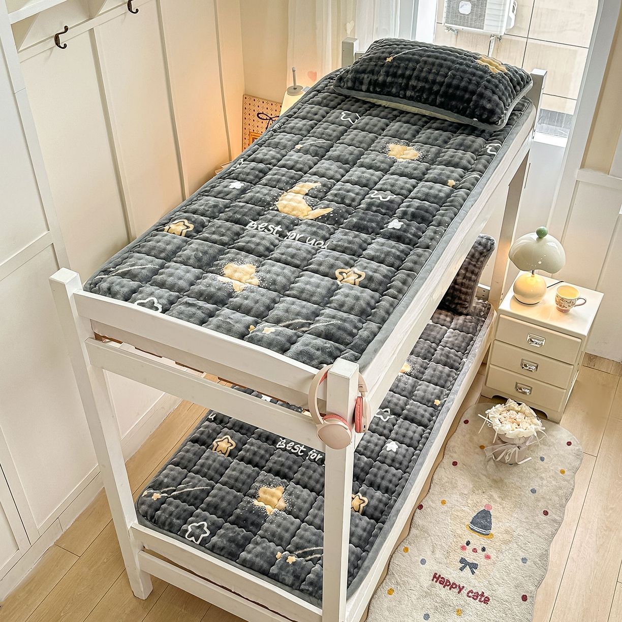 91家纺网 家纺一手货源 找家纺 眠势力 2025新款牛奶绒泡泡床褥加绒仿兔毛绒床褥子秋冬保暖珊瑚绒夹棉学生上下铺床护垫 月亮湾