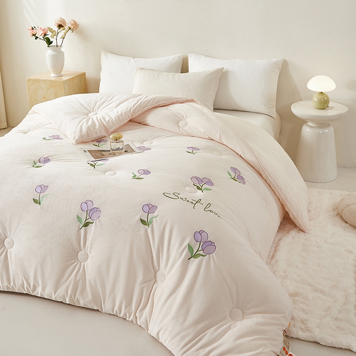 91家纺网 家纺一手货源 找家纺 欢乐季2025新款刺绣零压绒恒温大豆被四季被+被芯（可以开发票—专票8个点） 郁金香