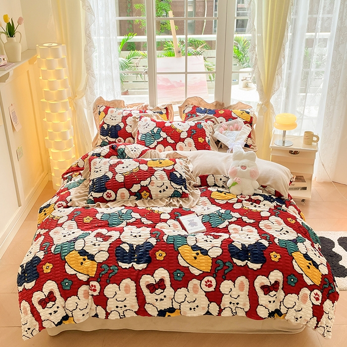 91家纺网 家纺一手货源 找家纺 摩妮卡 2025新款提花豆豆绒卡通印花牛奶绒四件套 芽蜜