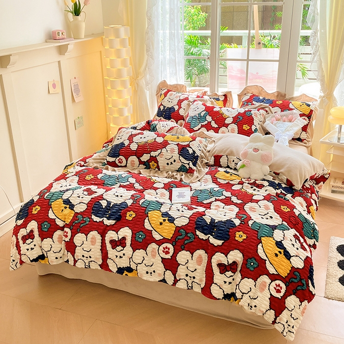 91家纺网 家纺一手货源 找家纺 摩妮卡 2025新款提花豆豆绒卡通印花牛奶绒四件套 芽蜜