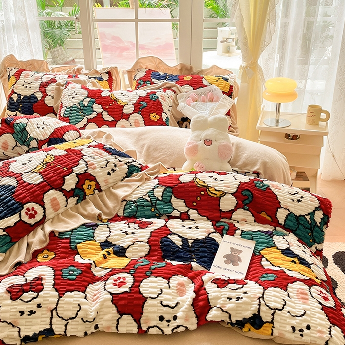 91家纺网 家纺一手货源 找家纺 摩妮卡 2025新款提花豆豆绒卡通印花牛奶绒四件套 芽蜜