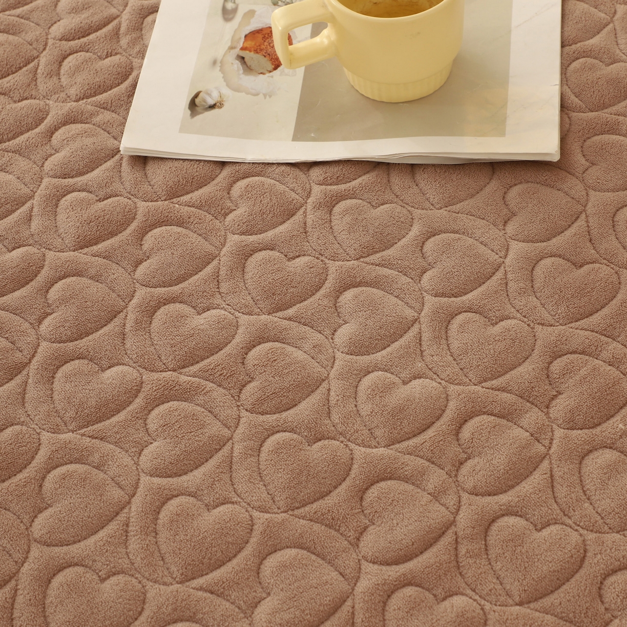 91家纺网 家纺一手货源 找家纺 能好家纺 2025新款牛奶绒刺绣床盖单床盖床盖单件 驼色