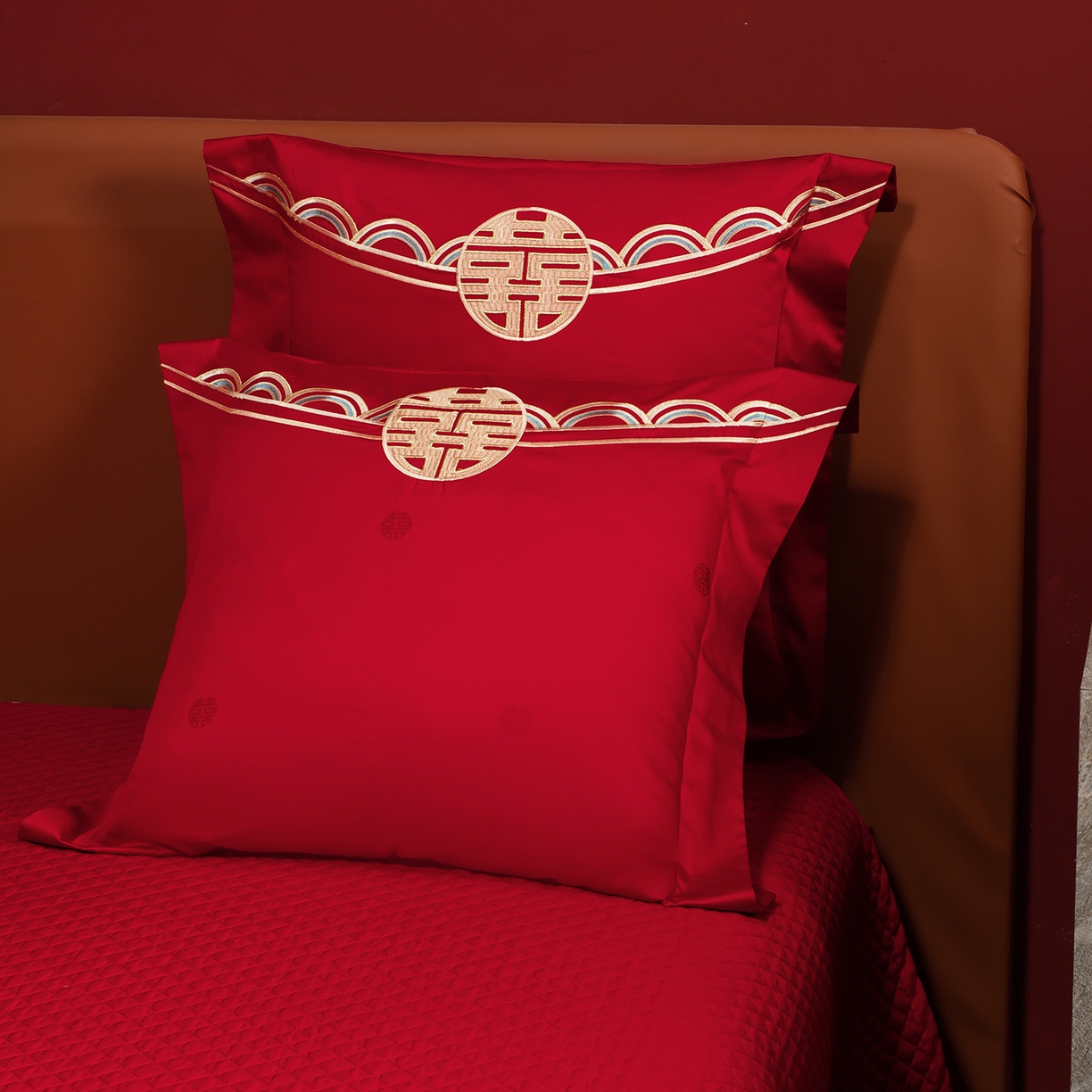 91家纺网 家纺一手货源 找家纺 柏拉图 2025新款100s长绒棉贡缎提花重工艺刺绣婚庆四件套多件套 海誓山盟