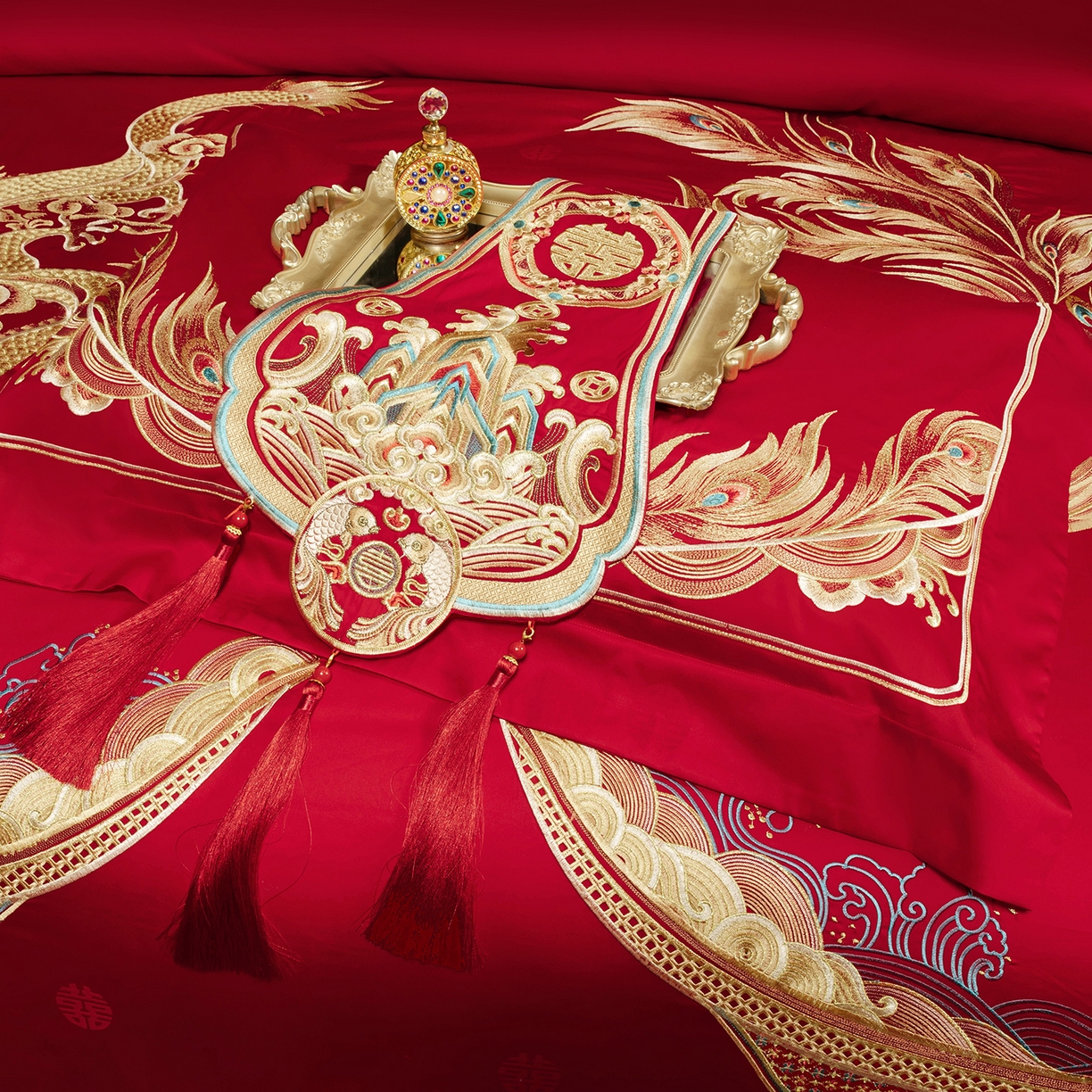 91家纺网 家纺一手货源 找家纺 柏拉图 2025新款100s长绒棉贡缎提花重工艺刺绣婚庆四件套多件套 龙姿凤采