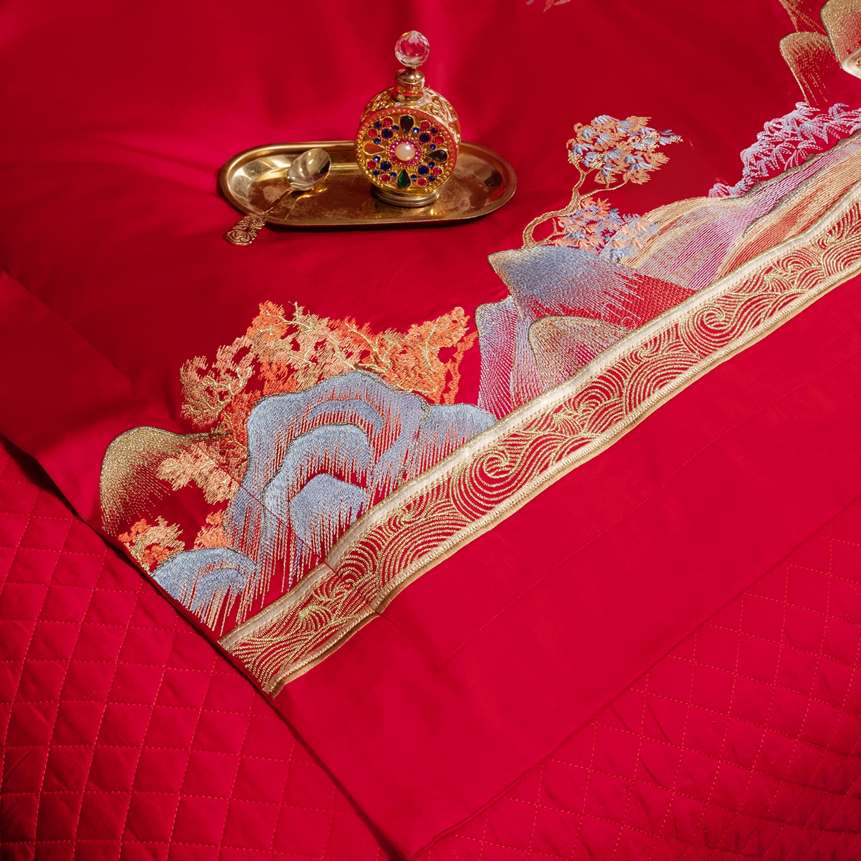 91家纺网 家纺一手货源 找家纺 柏拉图 2025新款100s长绒棉贡缎提花重工艺刺绣婚庆四件套多件套 海誓山盟