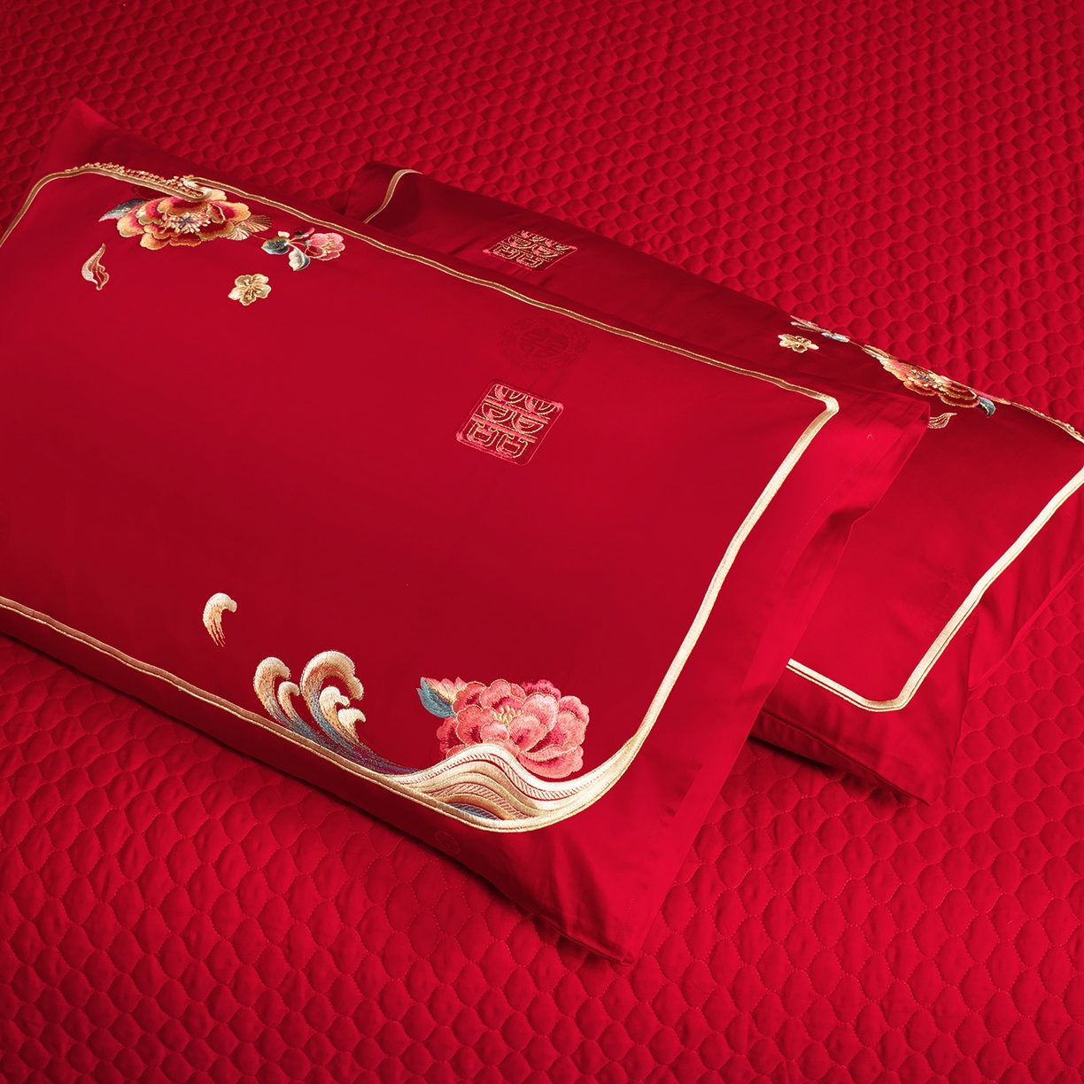 91家纺网 家纺一手货源 找家纺 柏拉图 2025新款100s长绒棉贡缎提花重工艺刺绣婚庆四件套多件套 龙姿凤采