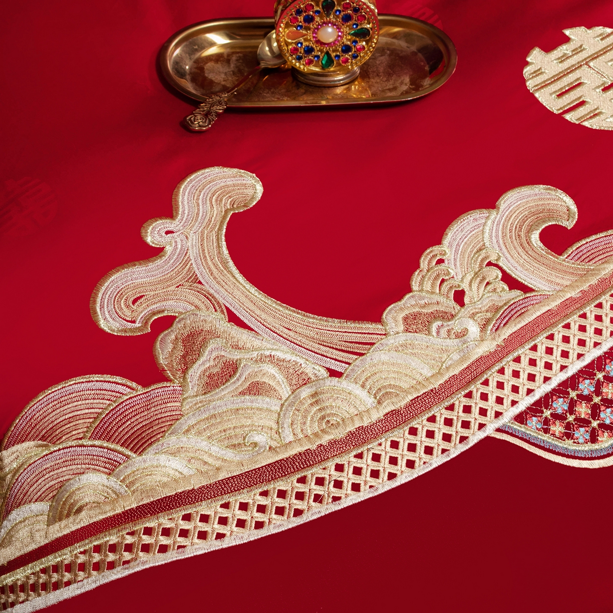 91家纺网 家纺一手货源 找家纺 柏拉图 2025新款100s长绒棉贡缎提花重工艺刺绣婚庆四件套多件套 龙姿凤采