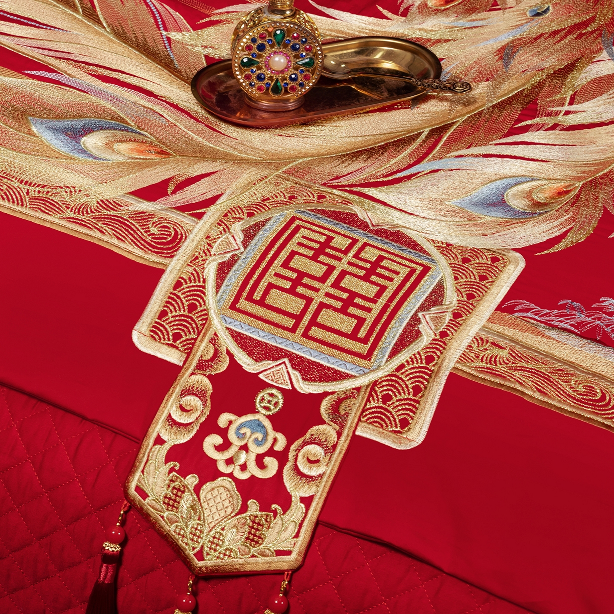 91家纺网 家纺一手货源 找家纺 柏拉图 2025新款100s长绒棉贡缎提花重工艺刺绣婚庆四件套多件套 海誓山盟