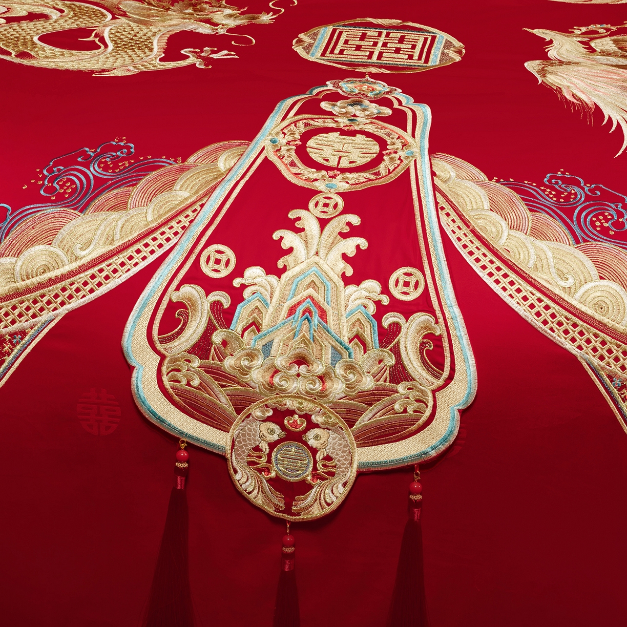 91家纺网 家纺一手货源 找家纺 柏拉图 2025新款100s长绒棉贡缎提花重工艺刺绣婚庆四件套多件套 龙姿凤采