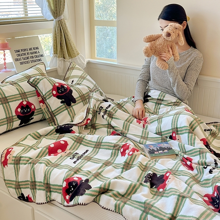 91家纺网 家纺一手货源 找家纺 （总）繁花家居 2025英伦风高克重羊羔绒牛奶绒贝壳边毛毯毯子