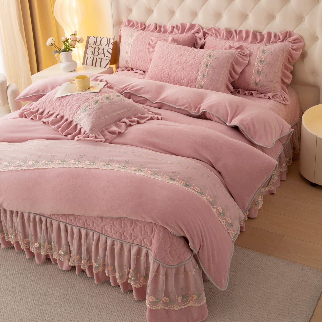 91家纺网 家纺一手货源 找家纺 （总）能好家纺 2025新款牛奶绒刺绣床盖四件套