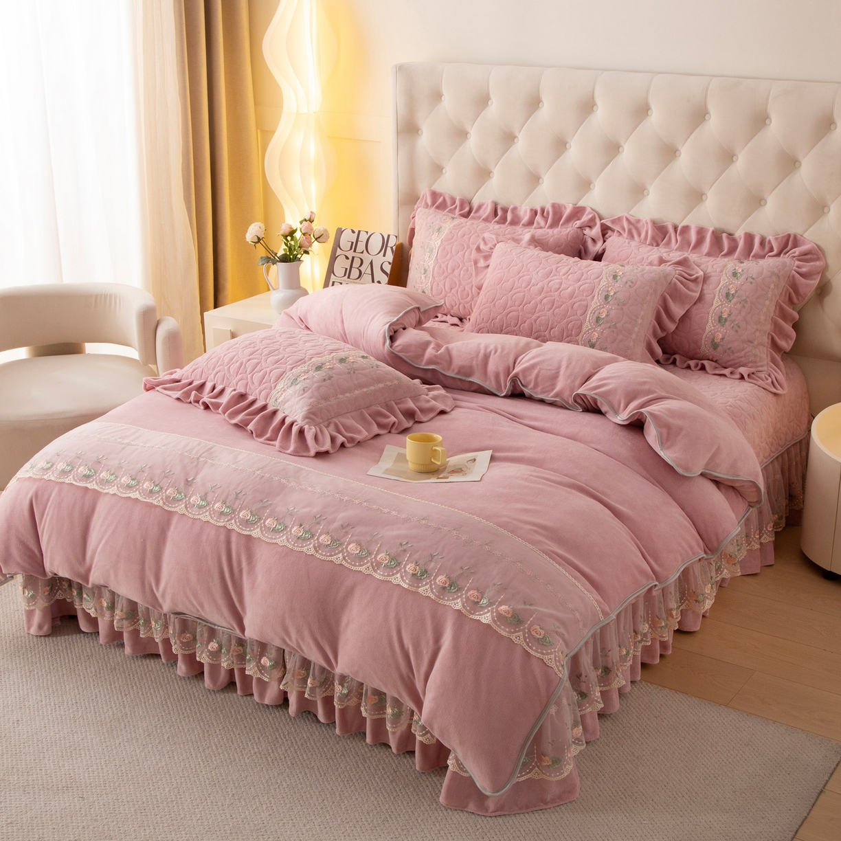 91家纺网 家纺一手货源 找家纺 （总）能好家纺 2025新款牛奶绒刺绣床盖四件套