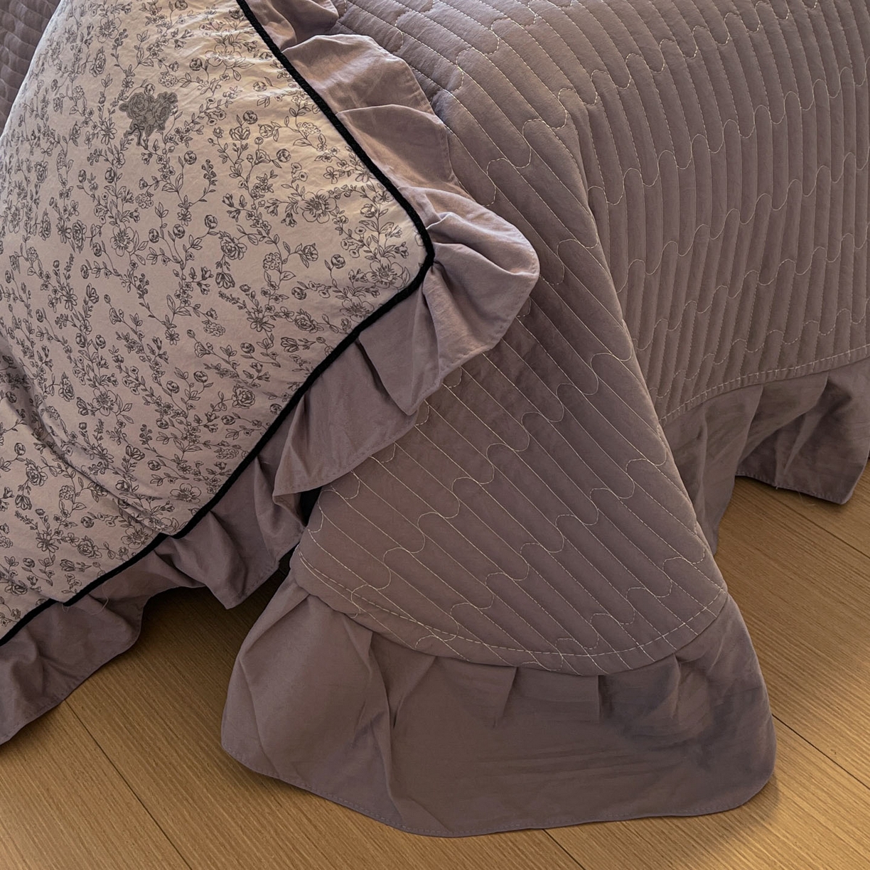 91家纺网 家纺一手货源 找家纺 美梦家纺 2025新款亲肤舒适高克重云感棉床盖四件套 巴洛克之恋·灰