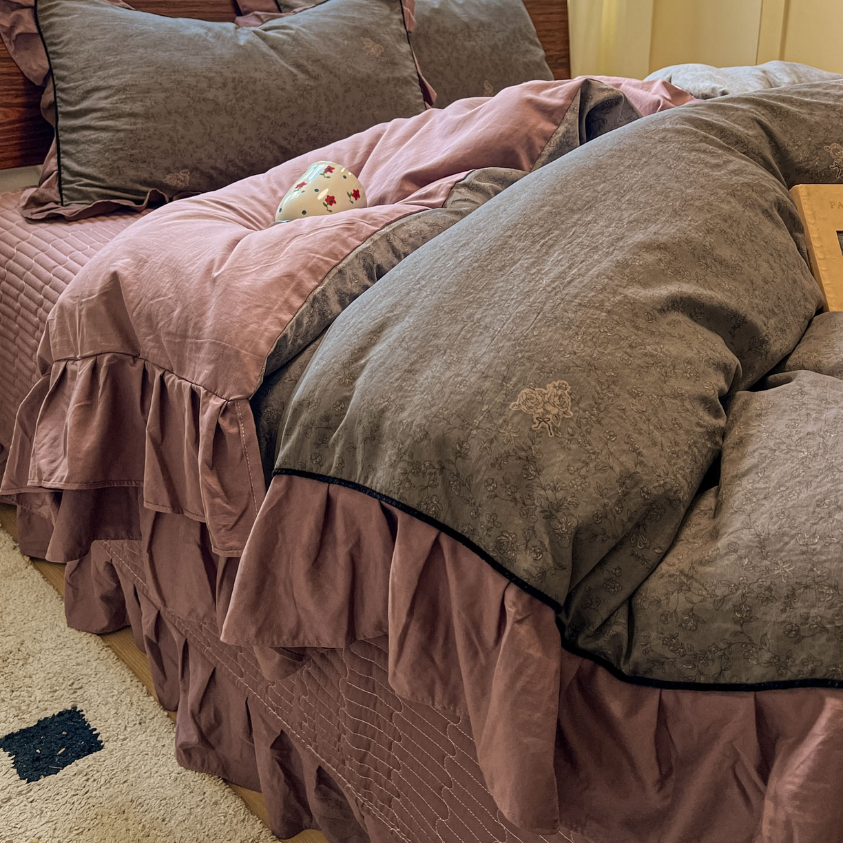 91家纺网 家纺一手货源 找家纺 美梦家纺 2025新款亲肤舒适高克重云感棉床盖四件套 巴洛克之恋·咖