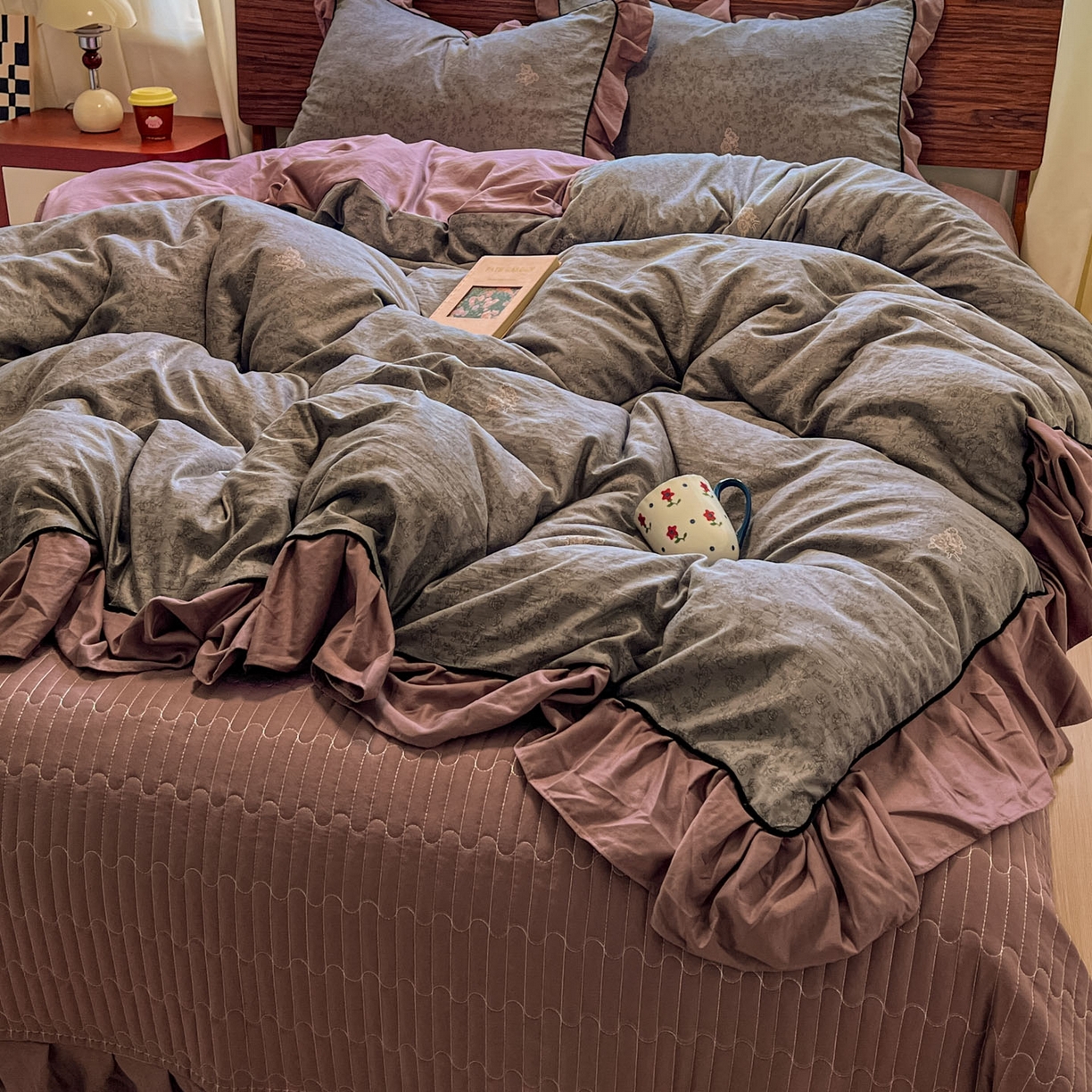 91家纺网 家纺一手货源 找家纺 美梦家纺 2025新款亲肤舒适高克重云感棉床盖四件套 巴洛克之恋·咖