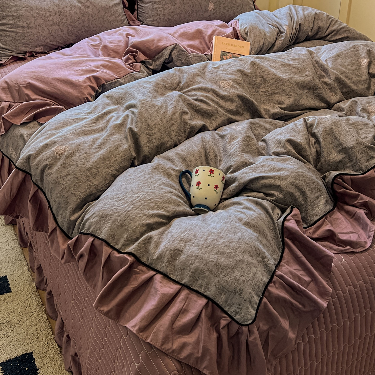 91家纺网 家纺一手货源 找家纺 美梦家纺 2025新款亲肤舒适高克重云感棉床盖四件套 巴洛克之恋·咖