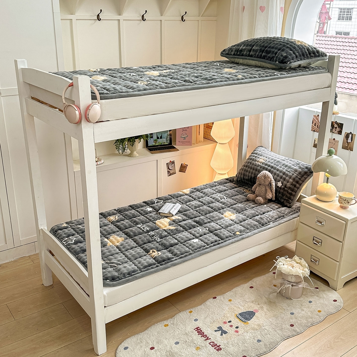 91家纺网 家纺一手货源 找家纺 （总）眠势力 2025新款牛奶绒泡泡床褥加绒仿兔毛绒床褥子秋冬保暖珊瑚绒夹棉学生上下铺床护垫