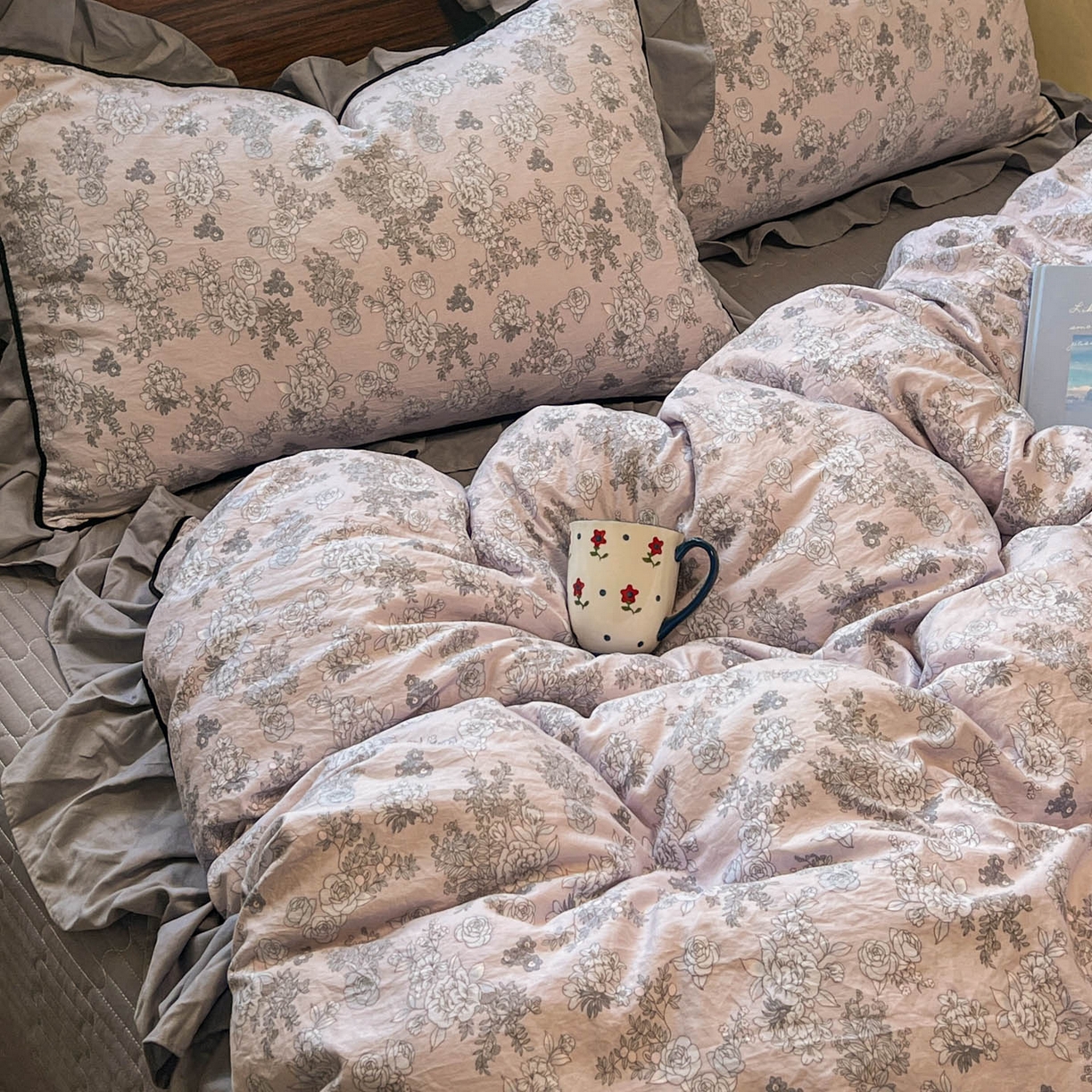 91家纺网 家纺一手货源 找家纺 美梦家纺 2025新款亲肤舒适高克重云感棉床盖四件套 法式情怀·蓝