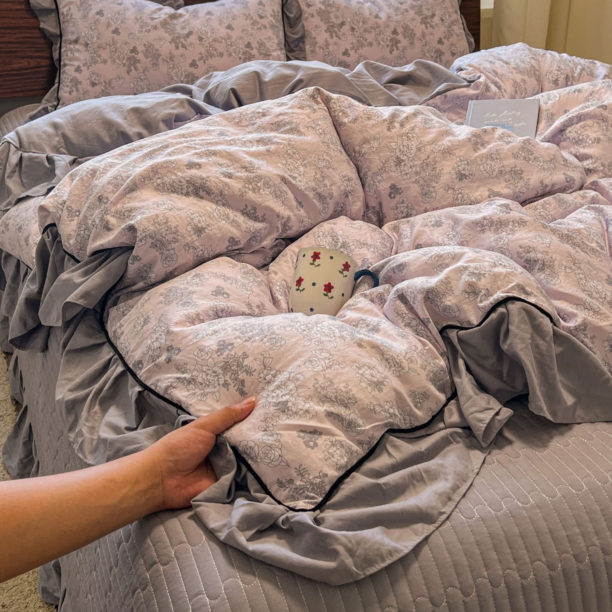 91家纺网 家纺一手货源 找家纺 美梦家纺 2025新款亲肤舒适高克重云感棉床盖四件套 法式情怀·蓝