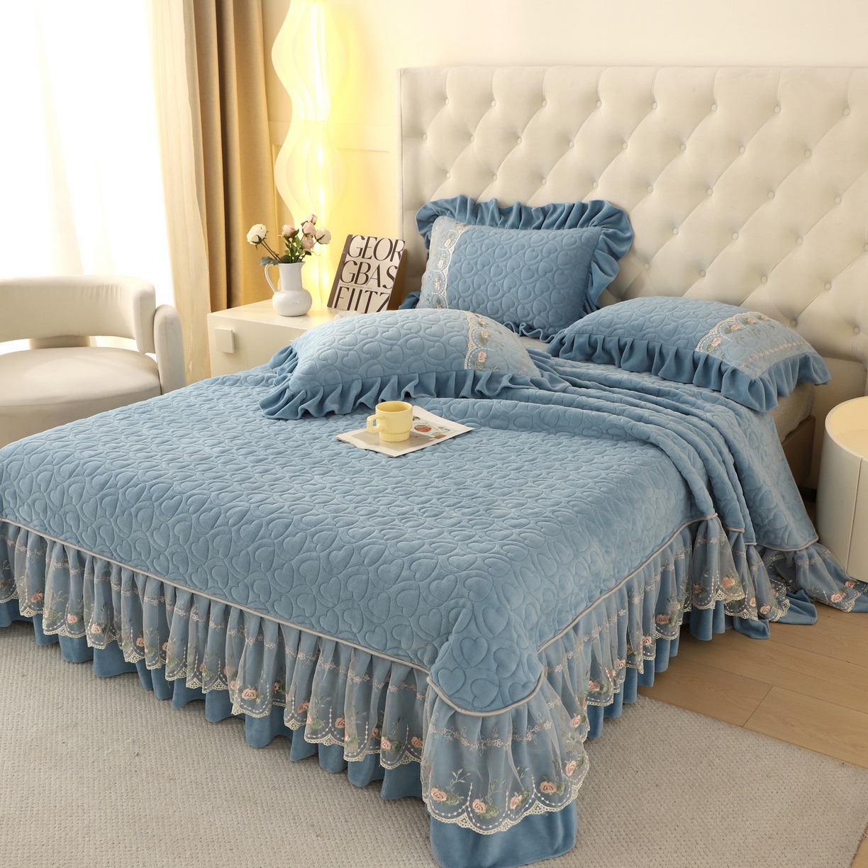 91家纺网 家纺一手货源 找家纺 能好家纺 2025新款牛奶绒刺绣床盖四件套 蓝