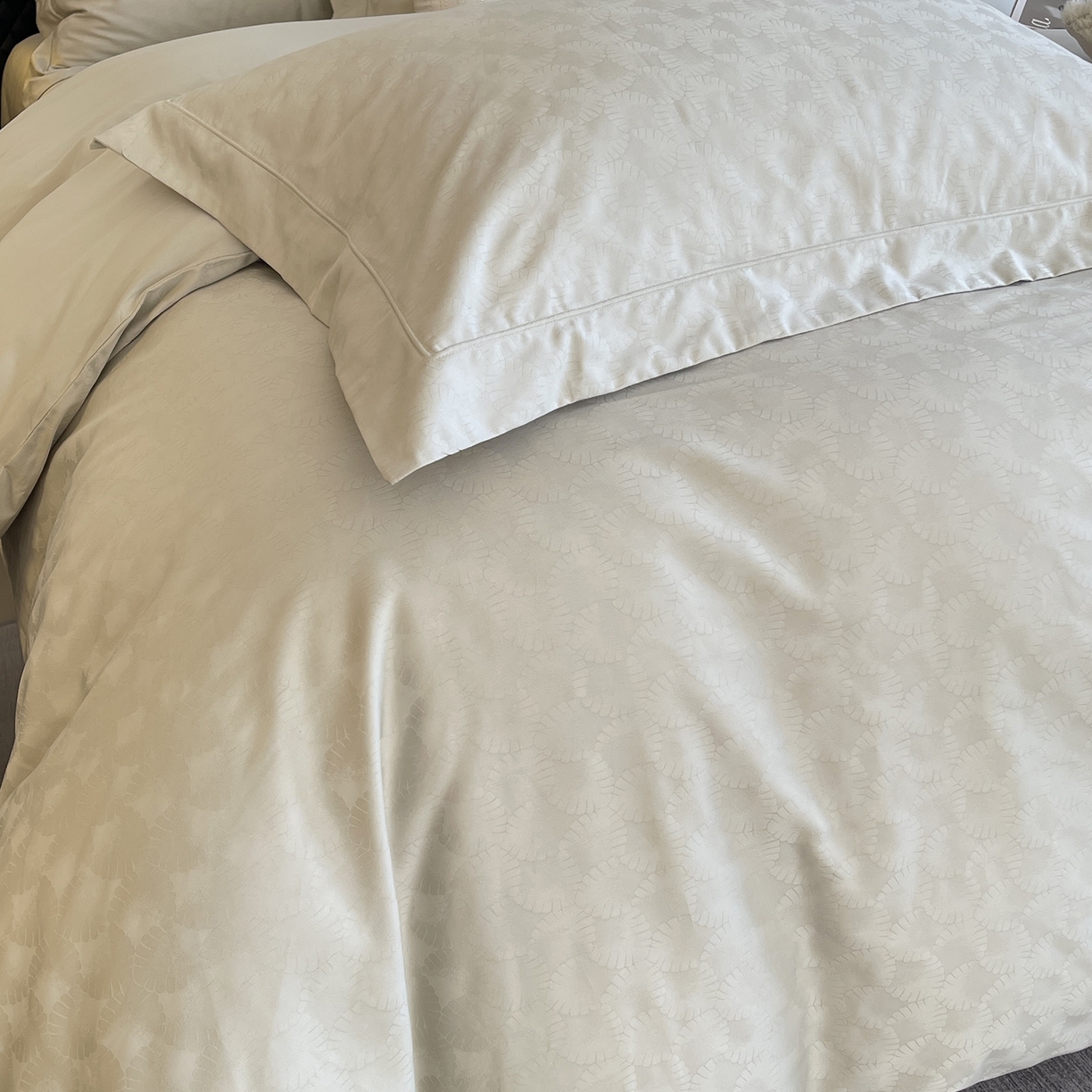 91家纺网 家纺一手货源 找家纺 莱豫家纺 2025秋冬新款长绒棉纯棉提花四件套 圣蒂娅