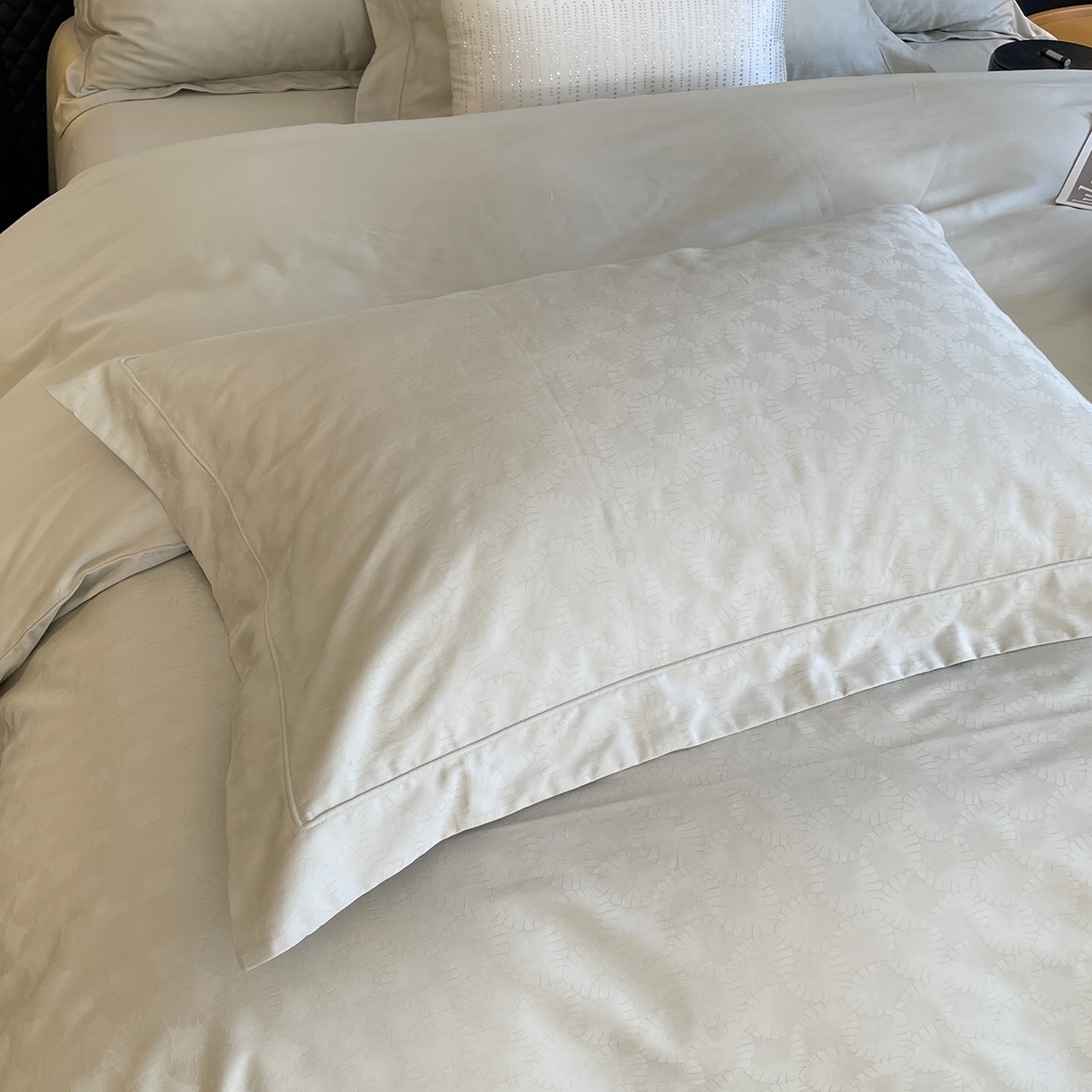 91家纺网 家纺一手货源 找家纺 莱豫家纺 2025秋冬新款长绒棉纯棉提花四件套 圣蒂娅