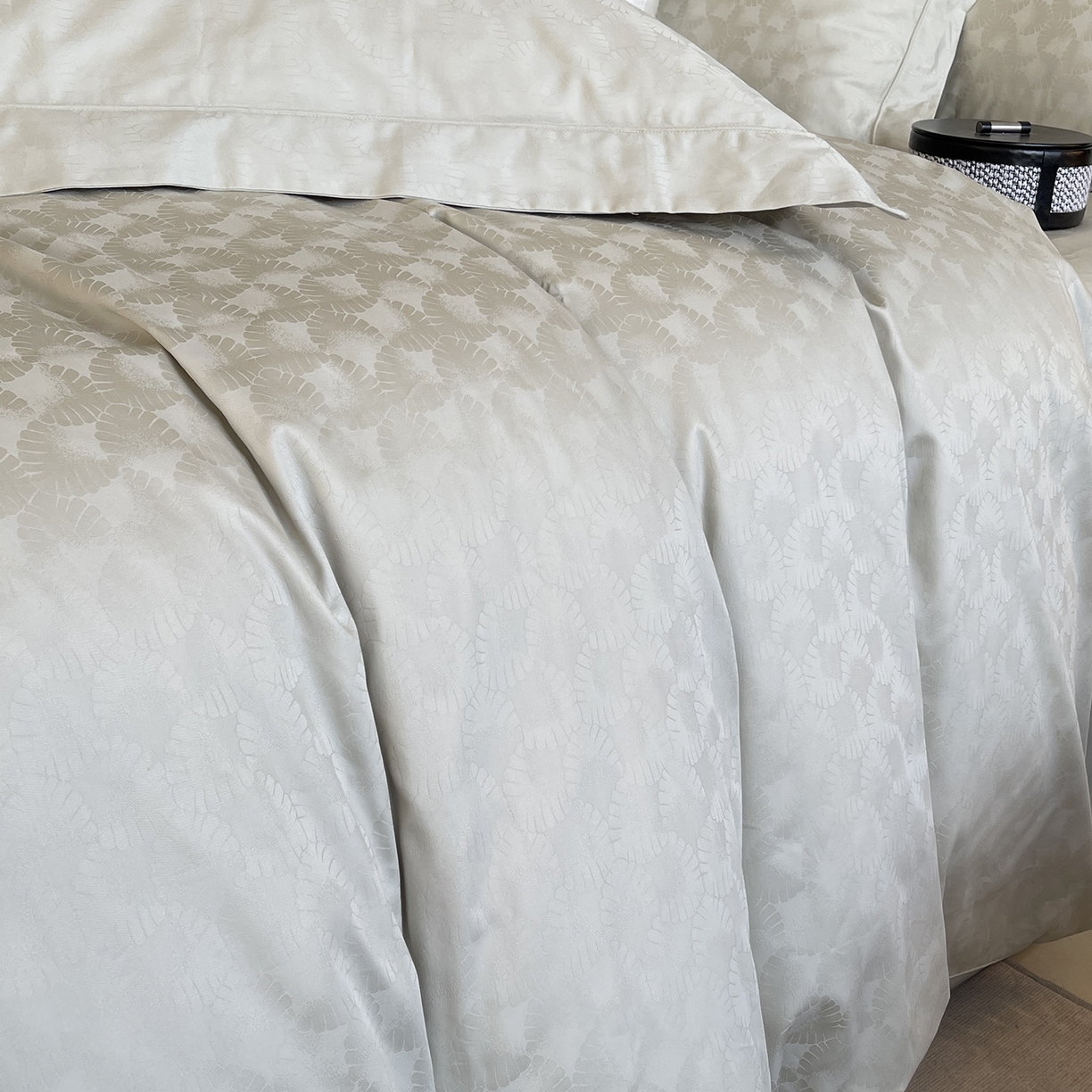 91家纺网 家纺一手货源 找家纺 莱豫家纺 2025秋冬新款长绒棉纯棉提花四件套 圣蒂娅