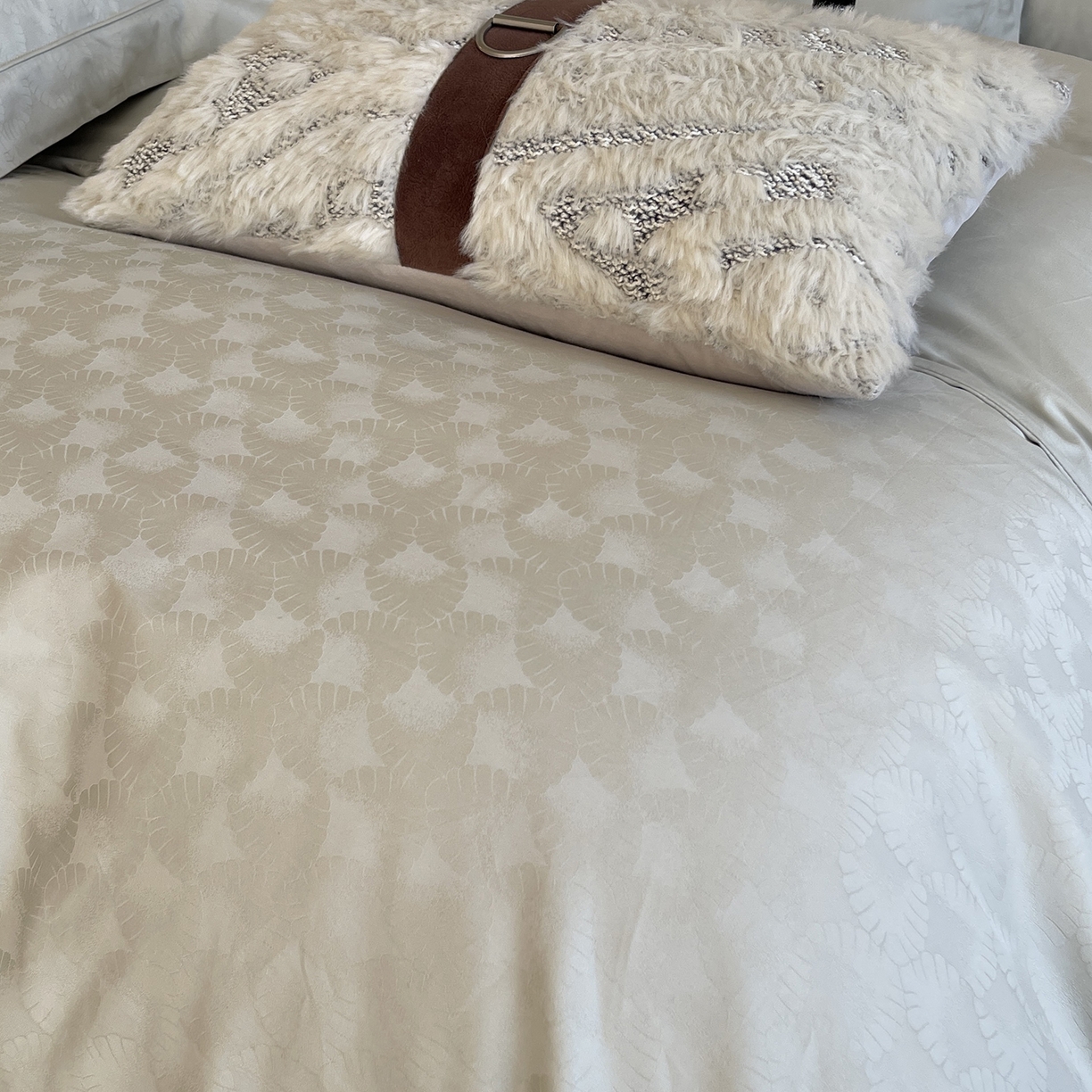 91家纺网 家纺一手货源 找家纺 莱豫家纺 2025秋冬新款长绒棉纯棉提花四件套 圣蒂娅