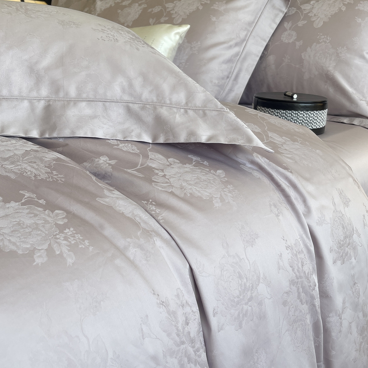 91家纺网 家纺一手货源 找家纺 莱豫家纺 2025秋冬新款长绒棉纯棉提花四件套 佩斯莉