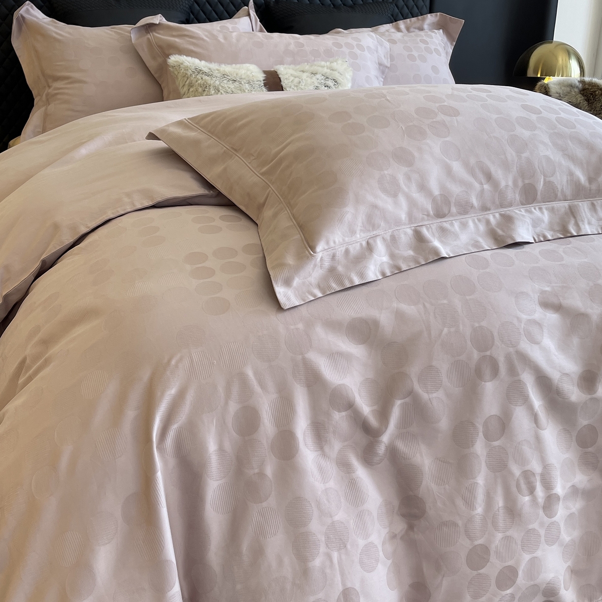 91家纺网 家纺一手货源 找家纺 莱豫家纺 2025秋冬新款长绒棉纯棉提花四件套 黛莉安