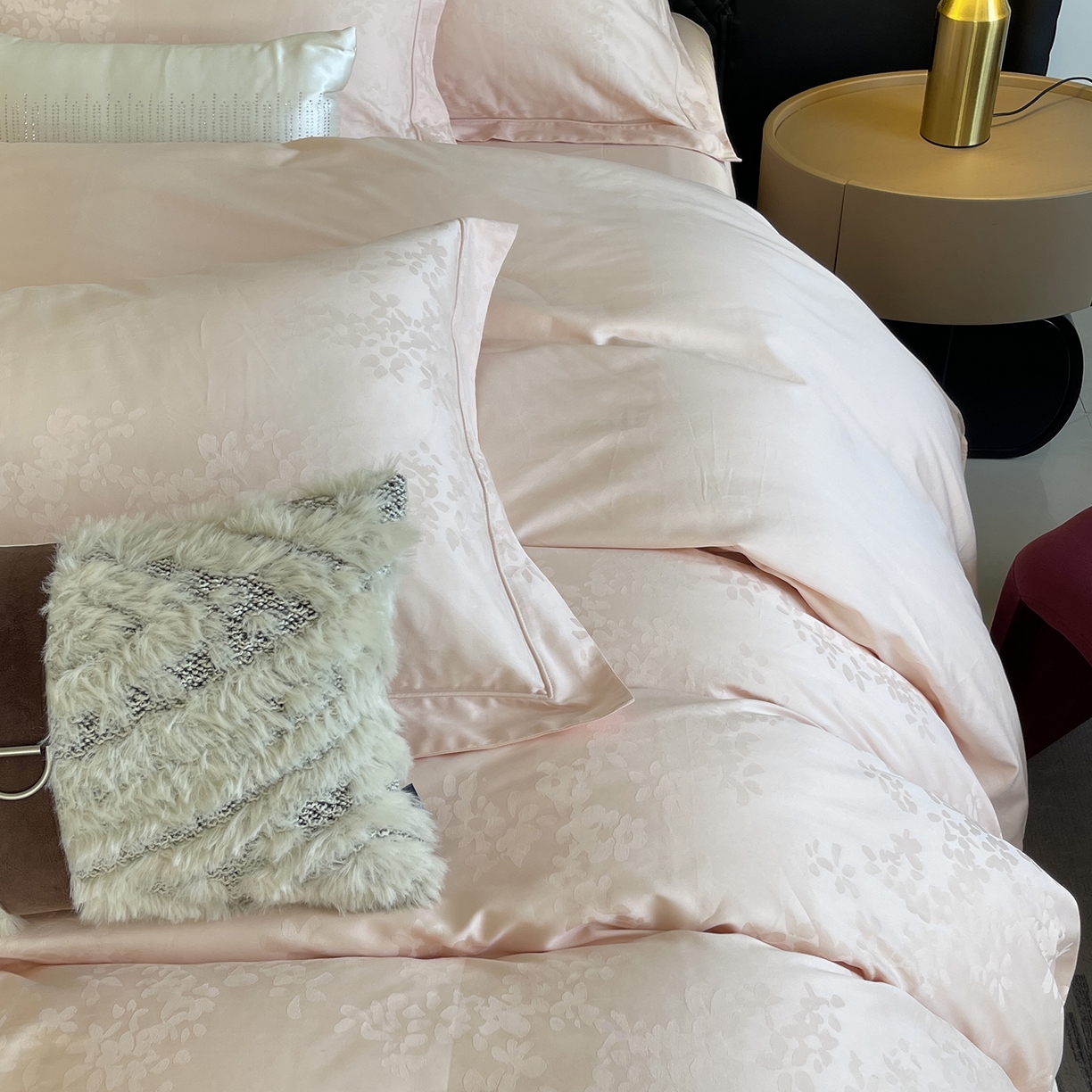 91家纺网 家纺一手货源 找家纺 莱豫家纺 2025秋冬新款长绒棉纯棉提花四件套 瓦妮莎