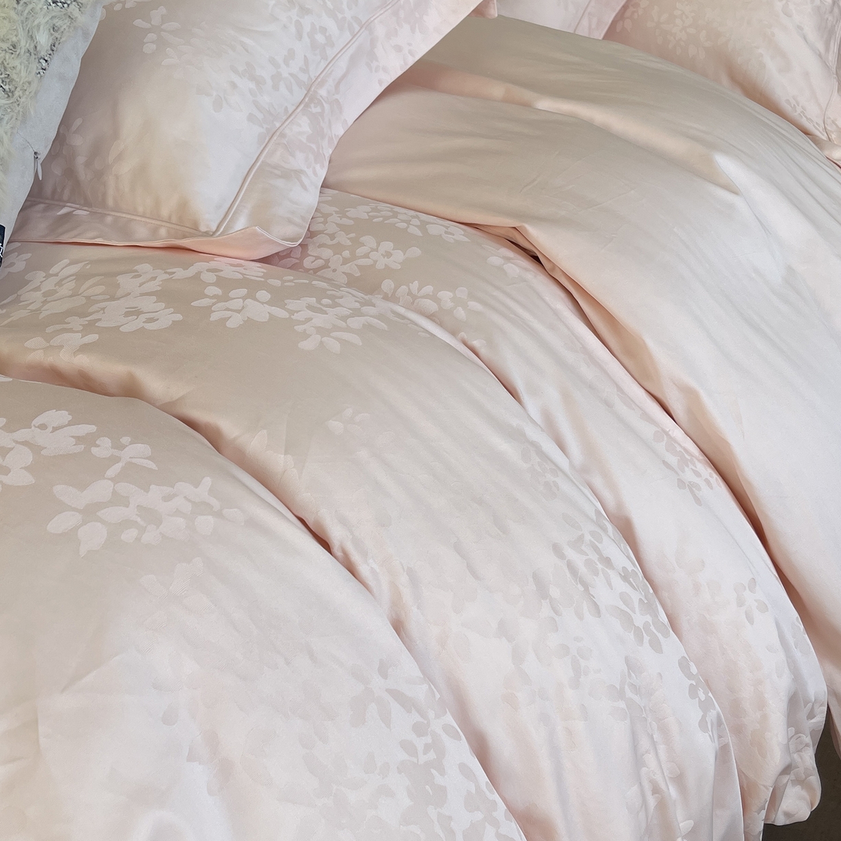 91家纺网 家纺一手货源 找家纺 莱豫家纺 2025秋冬新款长绒棉纯棉提花四件套 瓦妮莎