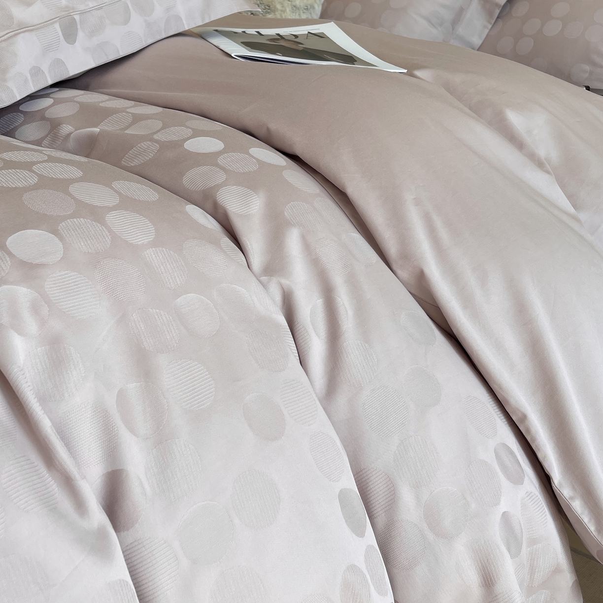 91家纺网 家纺一手货源 找家纺 莱豫家纺 2025秋冬新款长绒棉纯棉提花四件套 黛莉安