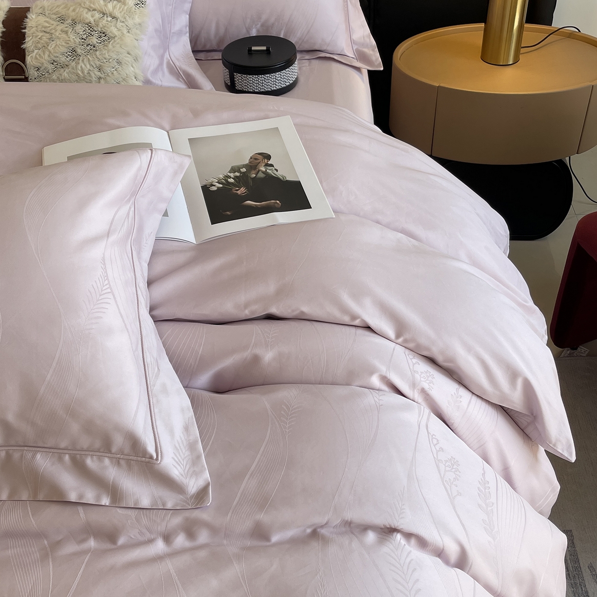 91家纺网 家纺一手货源 找家纺 莱豫家纺 2025秋冬新款长绒棉纯棉提花四件套 佩妮儿