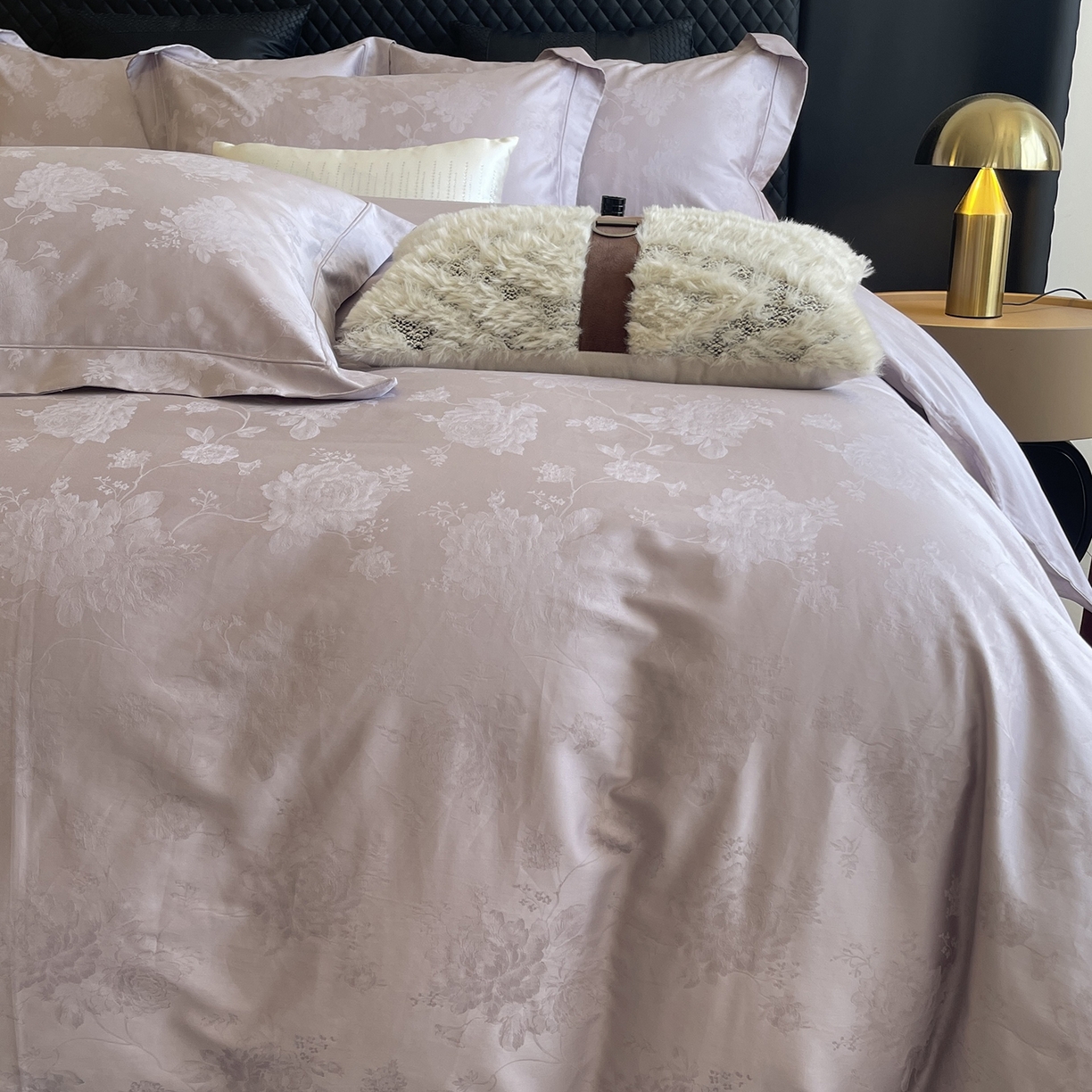 91家纺网 家纺一手货源 找家纺 莱豫家纺 2025秋冬新款长绒棉纯棉提花四件套 佩斯莉