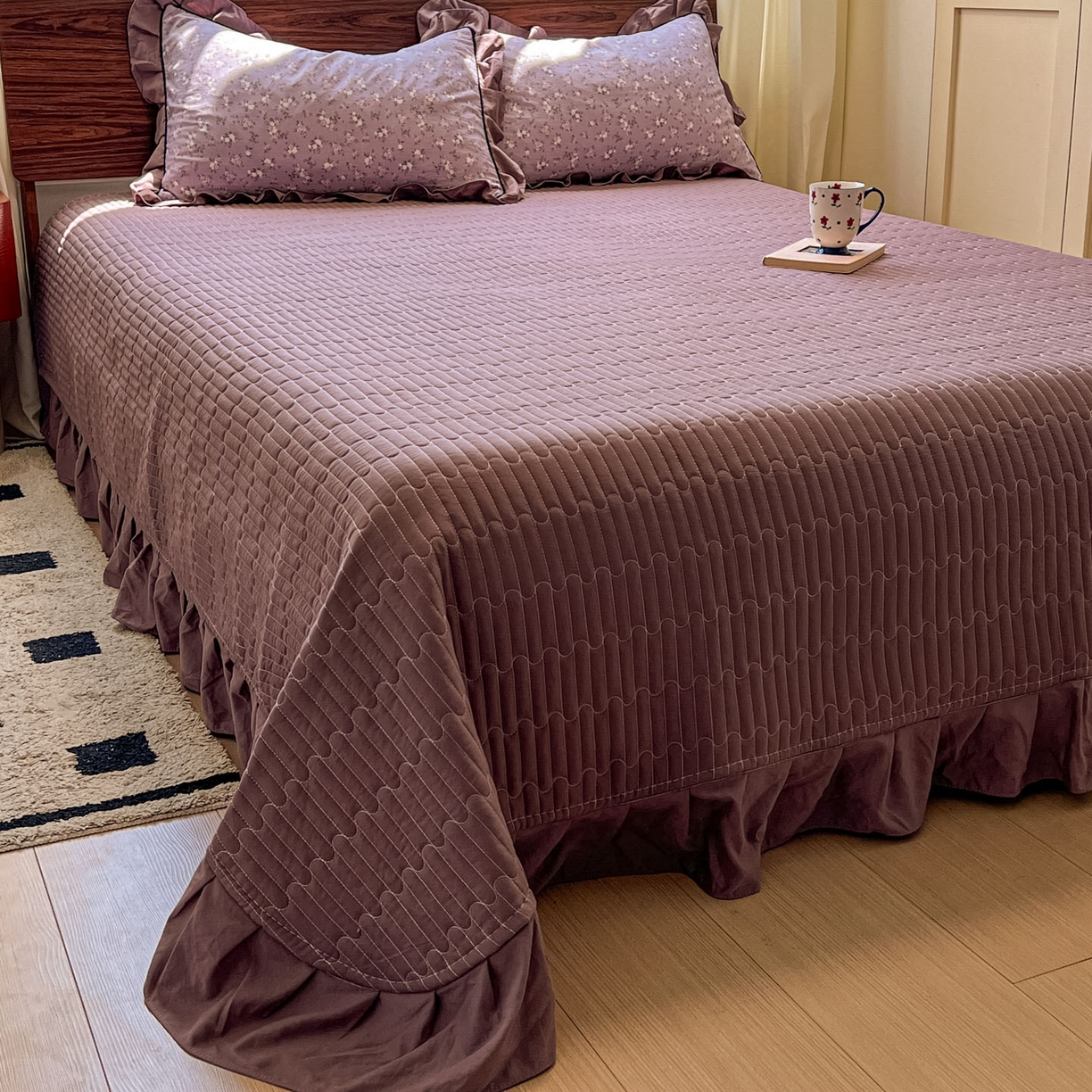 91家纺网 家纺一手货源 找家纺 美梦家纺 2025新款亲肤舒适高克重云感棉床盖四件套 梦华录·红