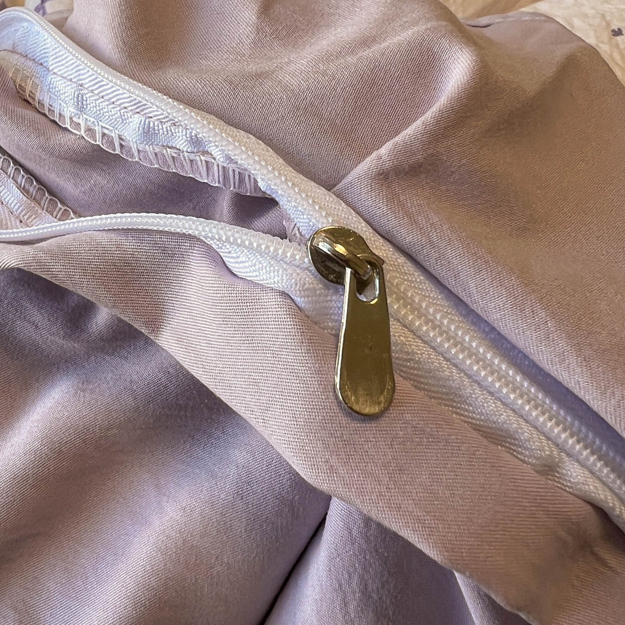 91家纺网 家纺一手货源 找家纺 美梦家纺 2025新款亲肤舒适高克重云感棉床盖四件套 若梦·紫