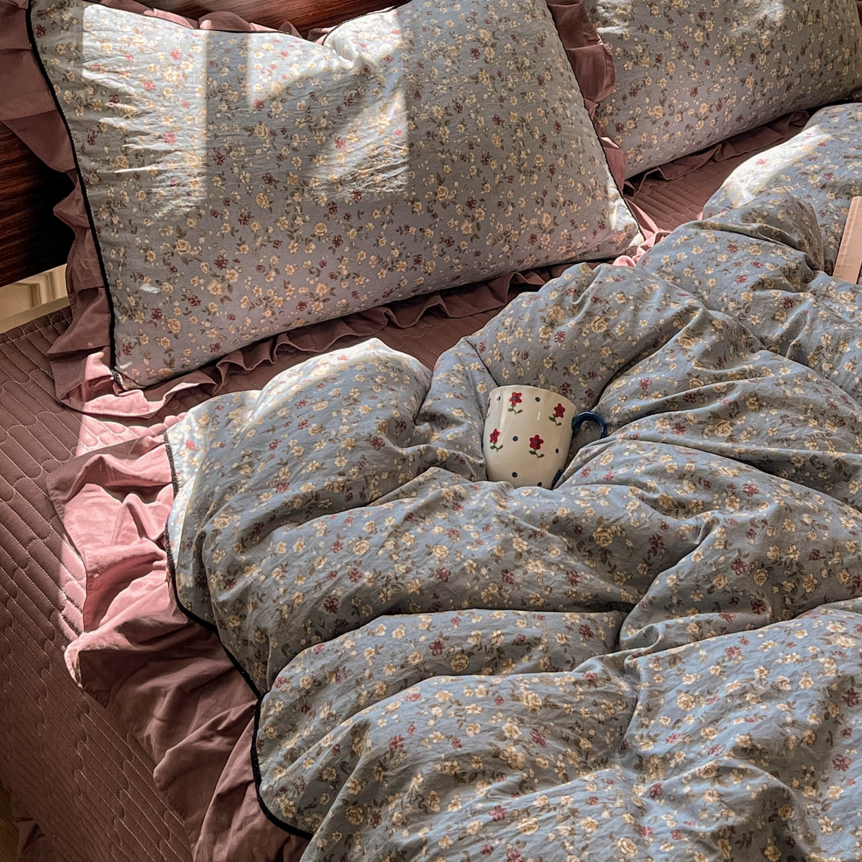 91家纺网 家纺一手货源 找家纺 美梦家纺 2025新款亲肤舒适高克重云感棉床盖四件套 桐秋·红