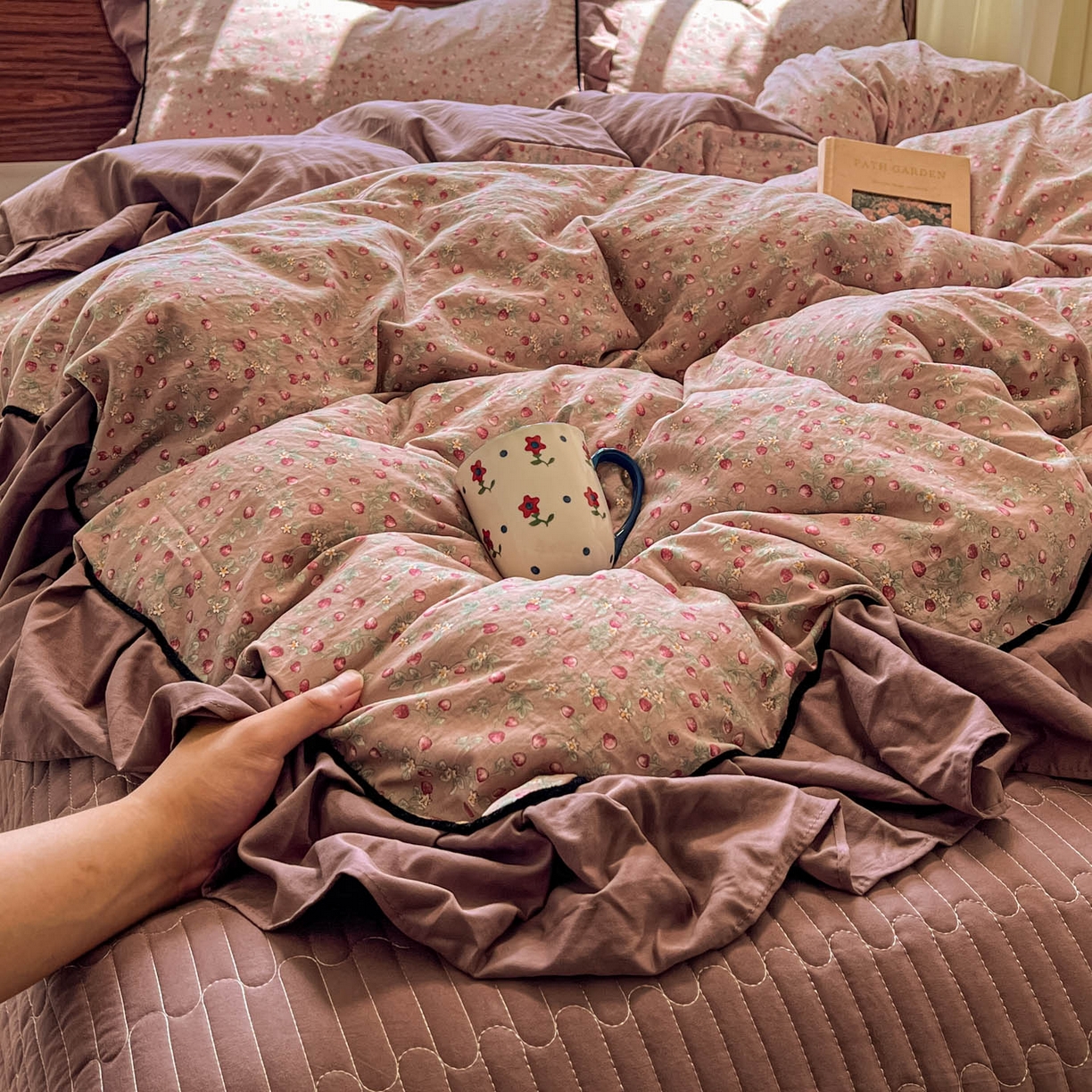 91家纺网 家纺一手货源 找家纺 美梦家纺 2025新款亲肤舒适高克重云感棉床盖四件套 樱桃季