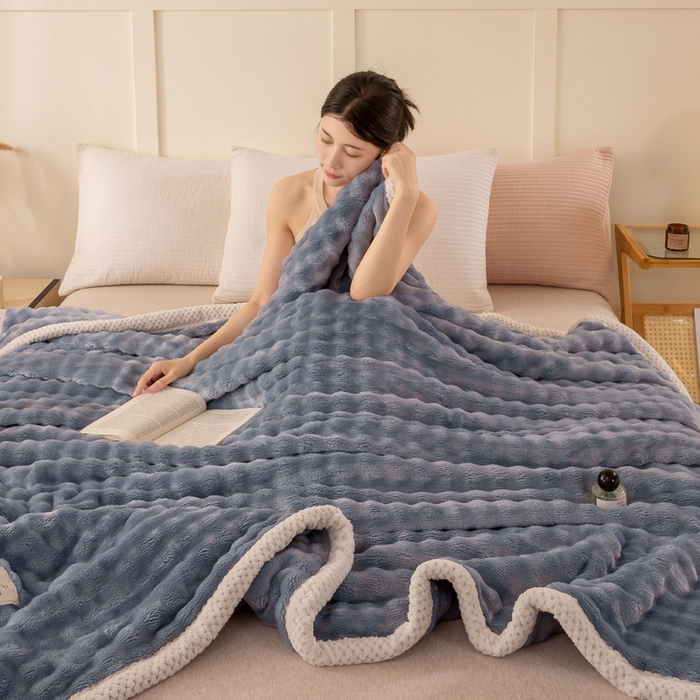 91家纺网 家纺一手货源 找家纺 （总）爱彼家纺 2025秋冬新款玉兔云绒毛毯毯子午睡毯玉兔云绒系列