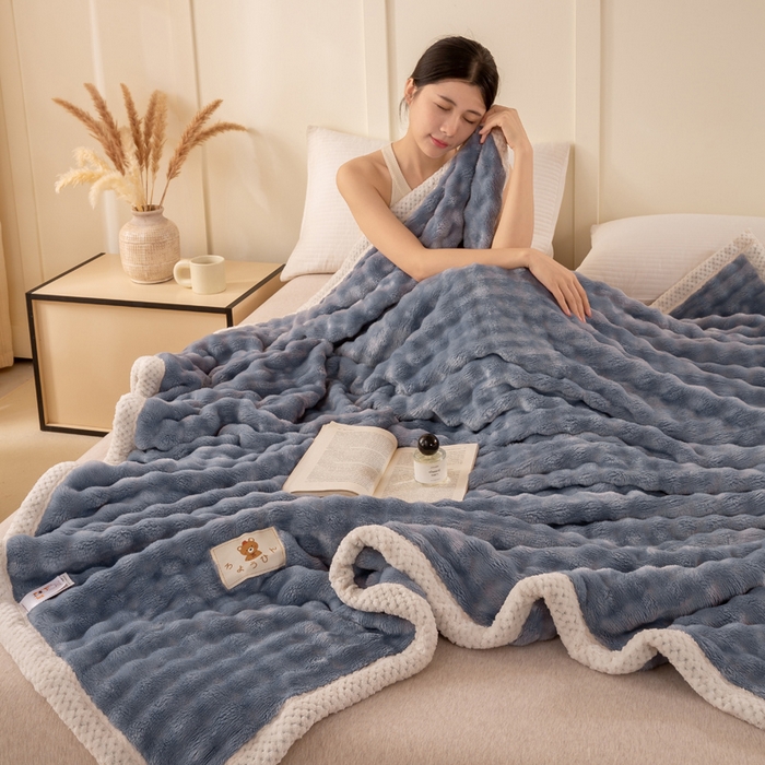 91家纺网 家纺一手货源 找家纺 （总）爱彼家纺 2025秋冬新款玉兔云绒毛毯毯子午睡毯玉兔云绒系列