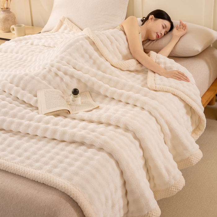 91家纺网 家纺一手货源 找家纺 爱彼家纺 2025秋冬新款玉兔云绒毛毯毯子午睡毯玉兔云绒系列 玉兔云绒-米白