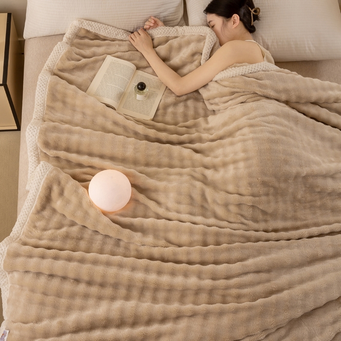 91家纺网 家纺一手货源 找家纺 爱彼家纺 2025秋冬新款玉兔云绒毛毯毯子午睡毯玉兔云绒系列 玉兔云绒-米咖