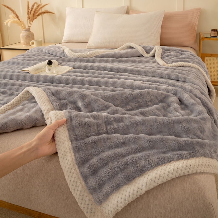 91家纺网 家纺一手货源 找家纺 爱彼家纺 2025秋冬新款玉兔云绒毛毯毯子午睡毯玉兔云绒系列 玉兔云绒-浅灰