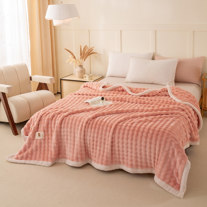 91家纺网 家纺一手货源 找家纺 爱彼家纺 2025秋冬新款玉兔云绒毛毯毯子午睡毯玉兔云绒系列 玉兔云绒-玉粉