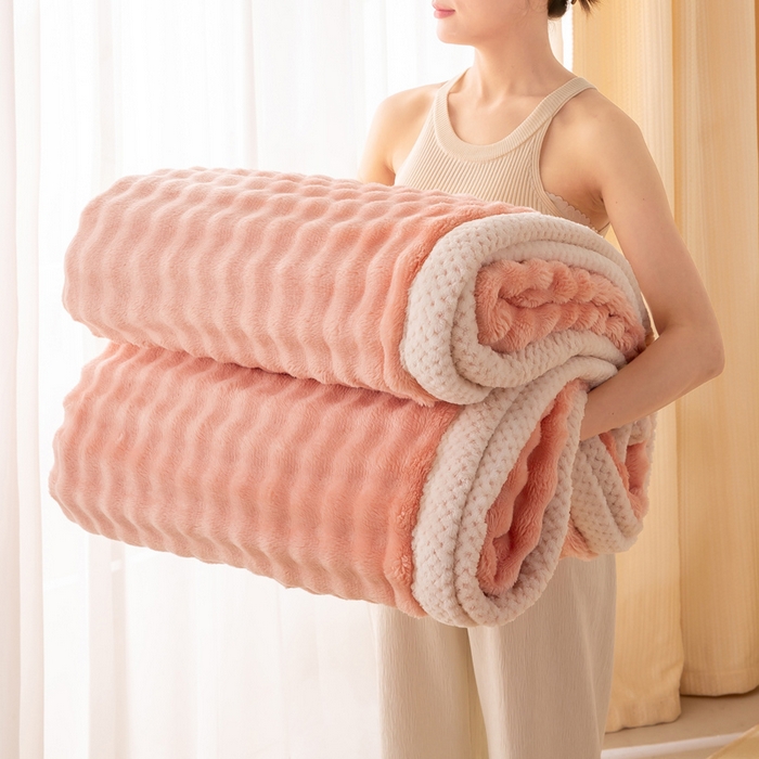 91家纺网 家纺一手货源 找家纺 爱彼家纺 2025秋冬新款玉兔云绒毛毯毯子午睡毯玉兔云绒系列 玉兔云绒-玉粉