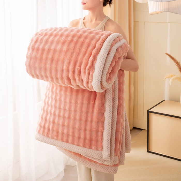 91家纺网 家纺一手货源 找家纺 爱彼家纺 2025秋冬新款玉兔云绒毛毯毯子午睡毯玉兔云绒系列 玉兔云绒-玉粉